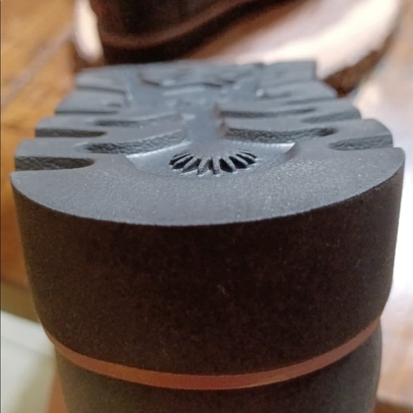 Ugg Noira Calf Boots - Picture 7 of 8